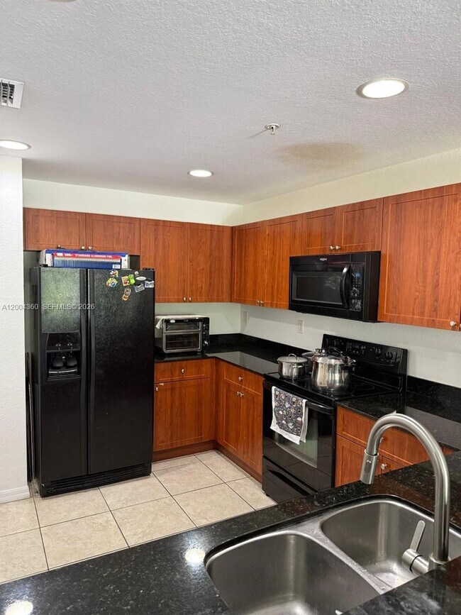 Building Photo - 8999 NW 107 Ct