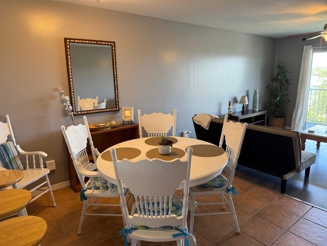 Building Photo - 210 Sixteenth St