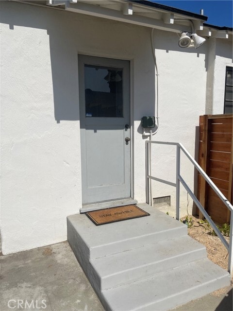 Building Photo - 4586 Sunnyside Dr
