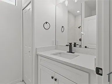 Building Photo - 1147 Edgerton Ave