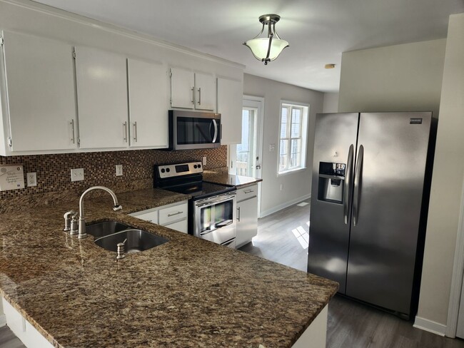 Building Photo - 4 Bed 2.5 Bath- Midlothian-Ashbrook Subdiv...