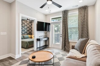 Building Photo - FFH Short Term Rental