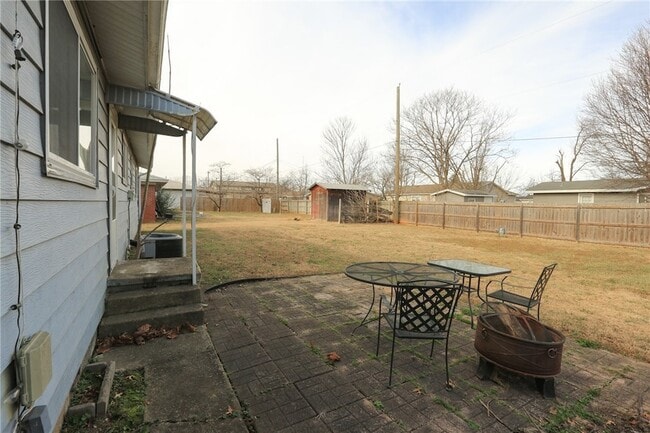 Building Photo - 804 NW 8 St