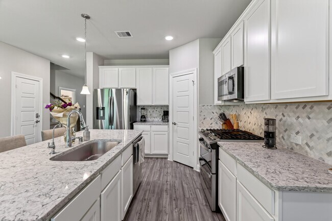 Building Photo - 17104 Coneflower Pl