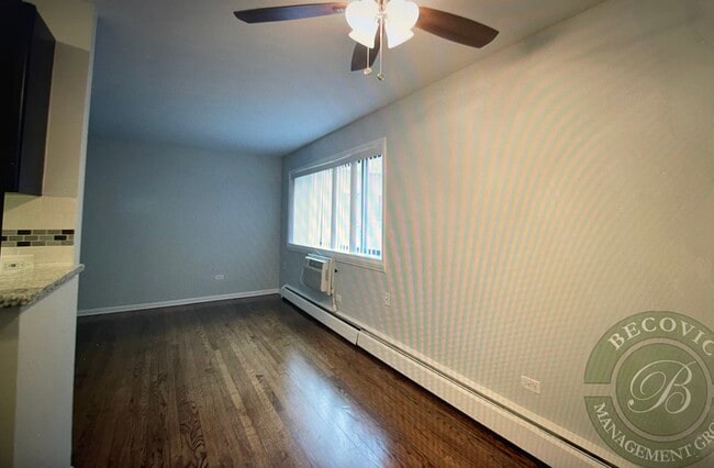 Building Photo - 5534 N Winthrop Ave