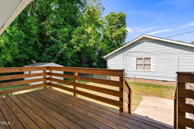 Building Photo - 1212 Pender St