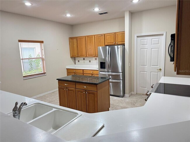 Building Photo - 275 Rock Springs Dr