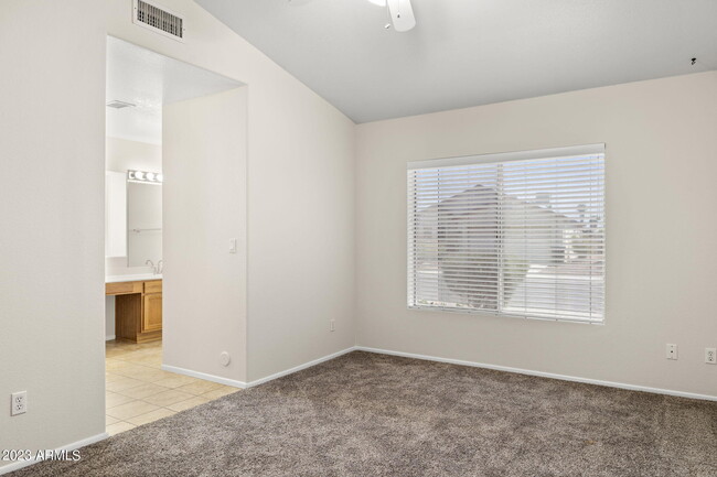 Building Photo - 11005 W Seldon Ln