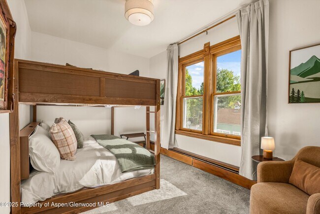 Building Photo - 500 W Francis St