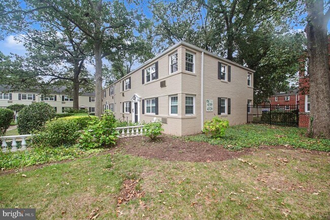 Building Photo - 4318 N Pershing Dr