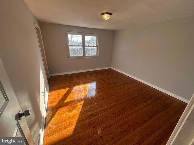 Building Photo - 2113 Church Ln