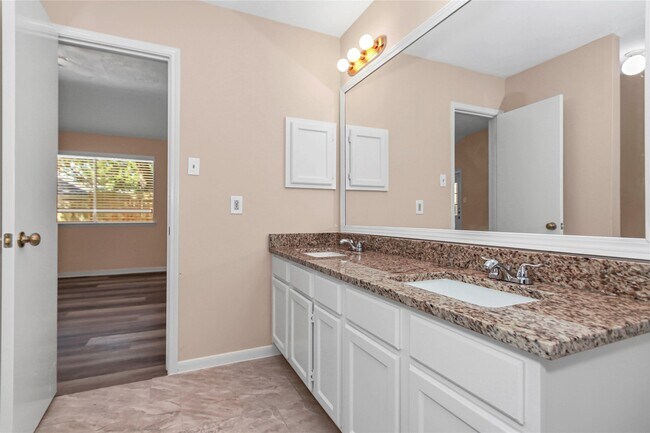Building Photo - 8235 Alabaster Dr