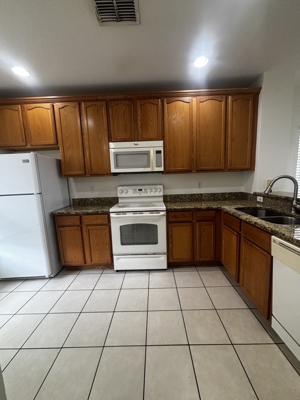 Building Photo - 10684 Savannah Wood Ct