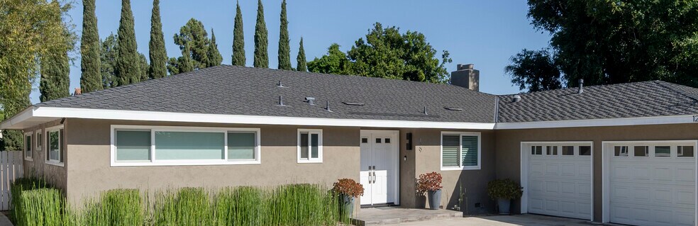Primary Photo - 129 E Loop Dr