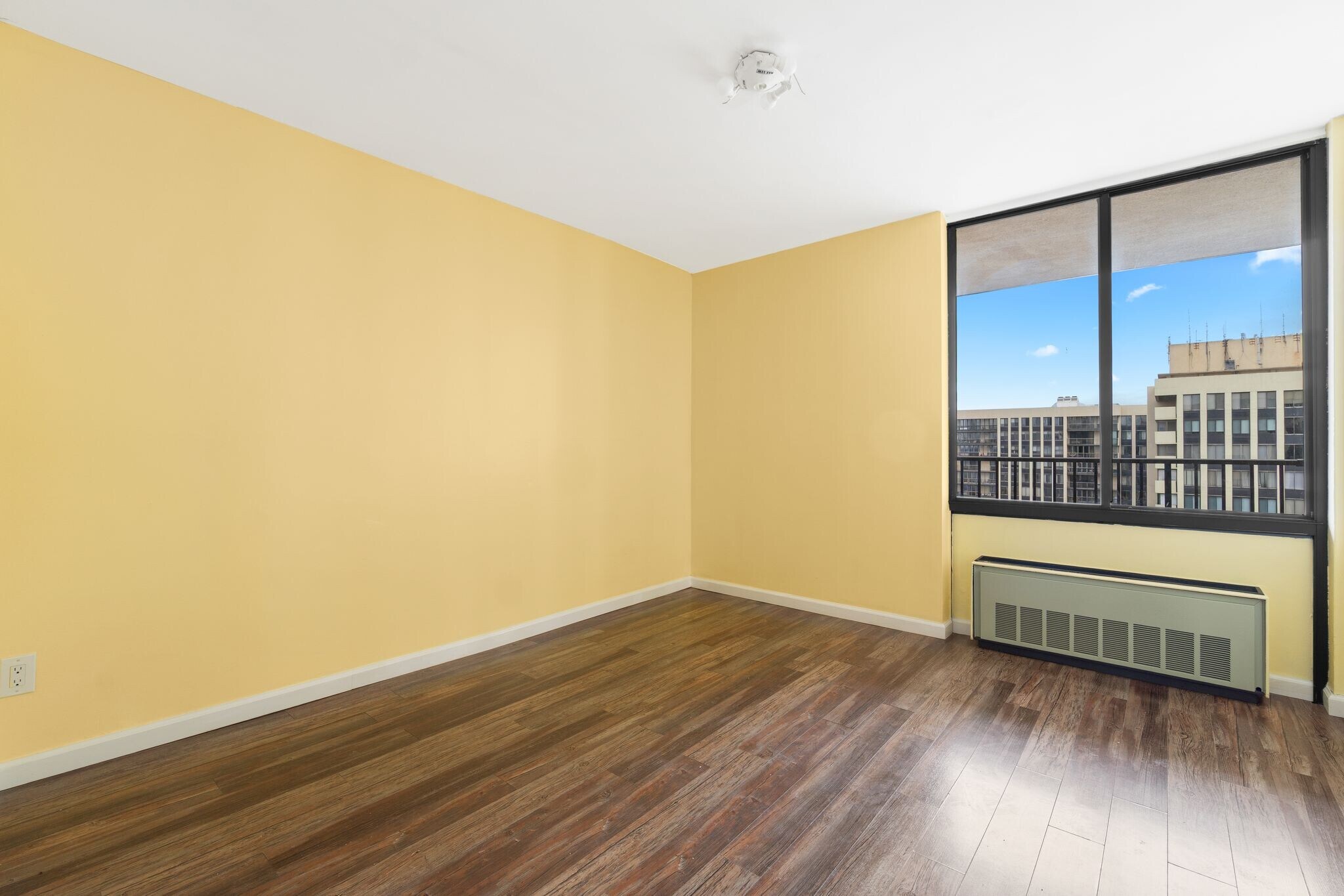 Building Photo - 200 Winston Dr