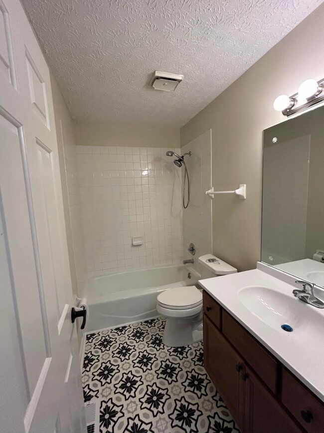 Building Photo - 3409 Gatewood Ct