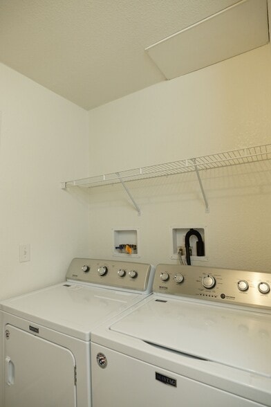 Building Photo - 5725 33rd Ave S