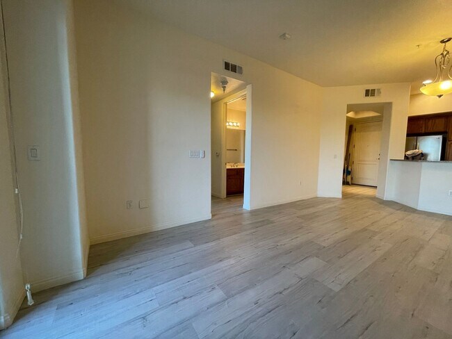 Building Photo - Coming Soon-2 Bedroom Unit in Manhattan Guard Gated Community!