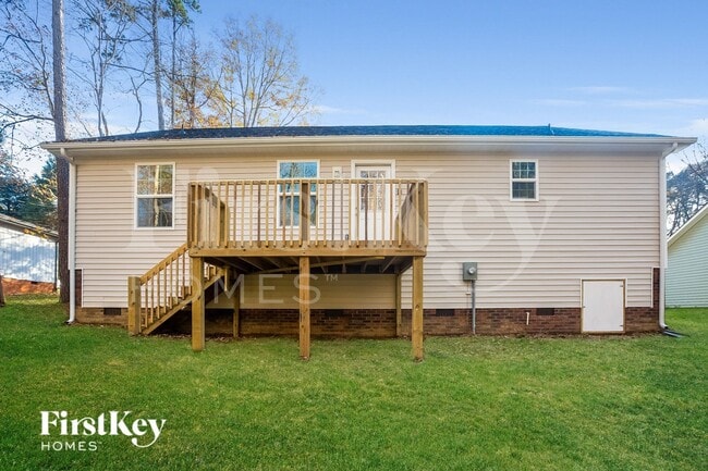 Building Photo - 628 E Ketchie St