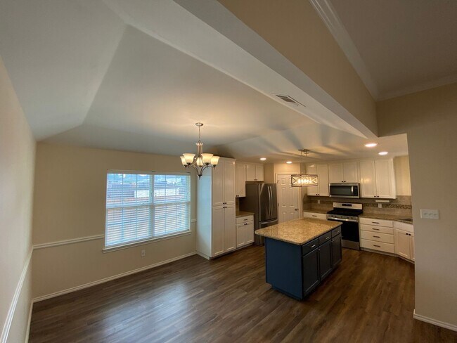 Building Photo - 5002 Scarlet Oak Dr
