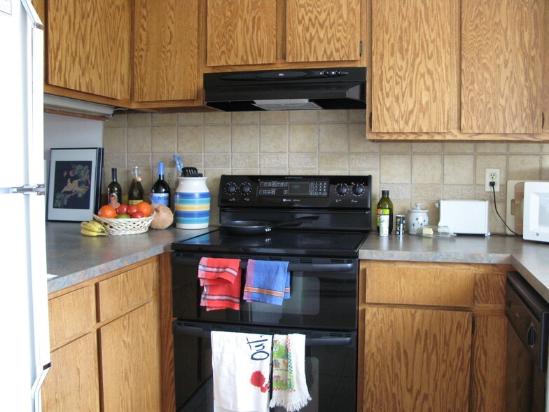 Building Photo - 4845 W Moorhead Cir