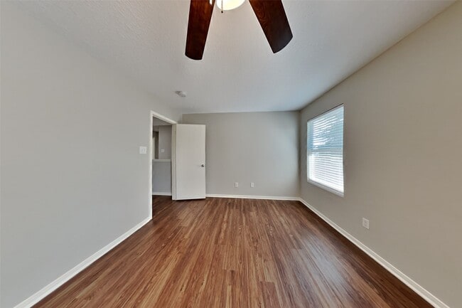 Building Photo - 16937 Wren Hill St