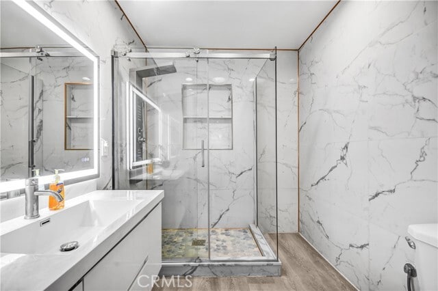 Building Photo - 12811 Oaks Ave