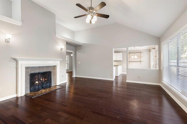 Building Photo - 62 S Dreamweaver Cir