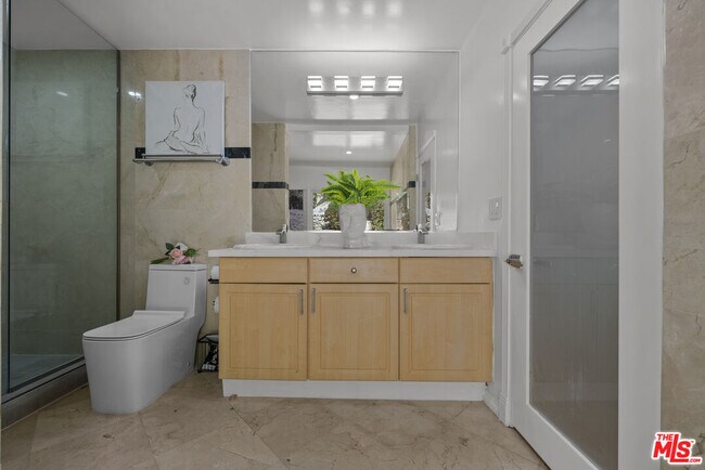 Building Photo - 3453 Green Vista Dr