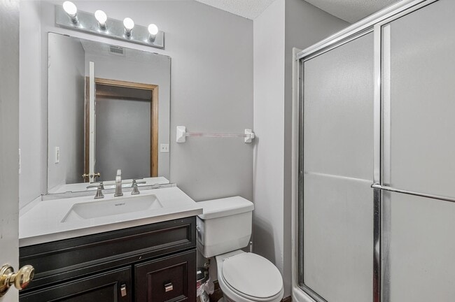 Building Photo - 852 Sunrise Dr