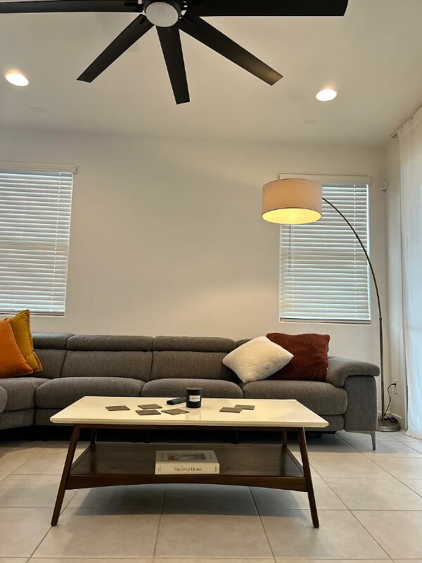 Building Photo - 4037 S 93rd Dr