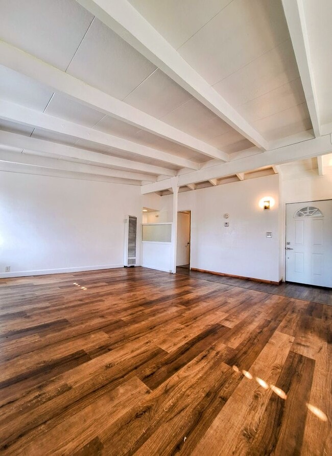 Building Photo - Refurbished 3bd Single Story House With Carport & Large Yards