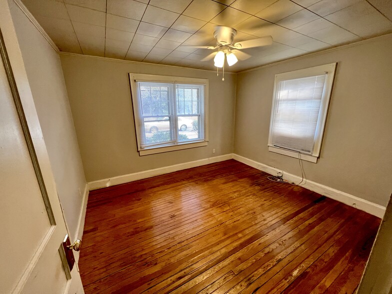 Front Bedroom - 806 E 9th St