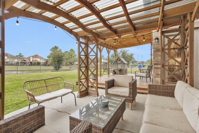 Building Photo - 3006 E Lake Falls Cir