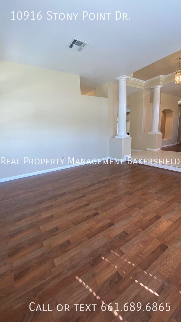 Building Photo - 10916 Stony Point Dr