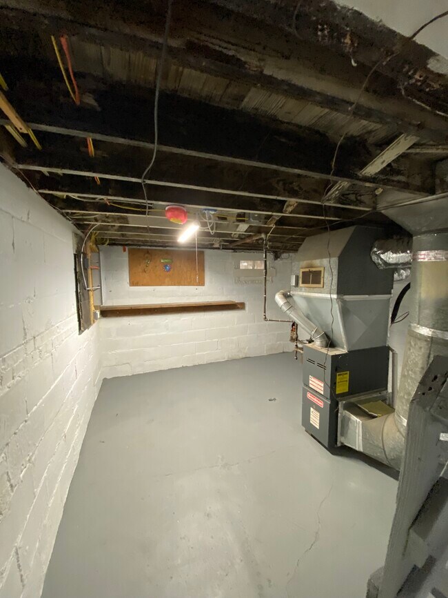 Building Photo - 406 S 3rd Ave