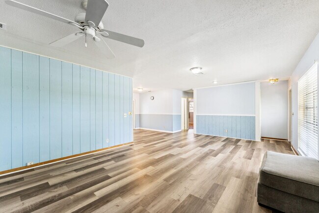 Building Photo - 4194 Honeysuckle Ave