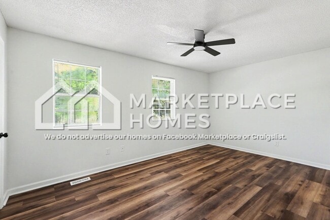 Building Photo - 5128 Lakeview Ct