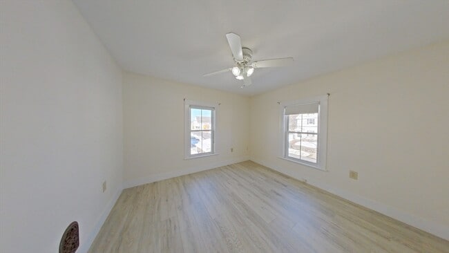 Building Photo - 48 Swanton St