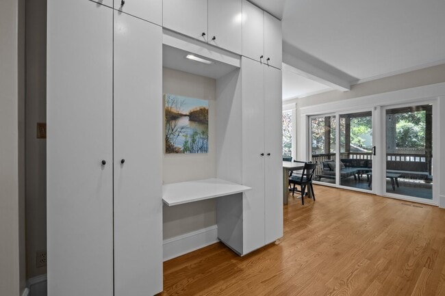 Building Photo - Stunning Historic 4-bedroom home in W Trin...