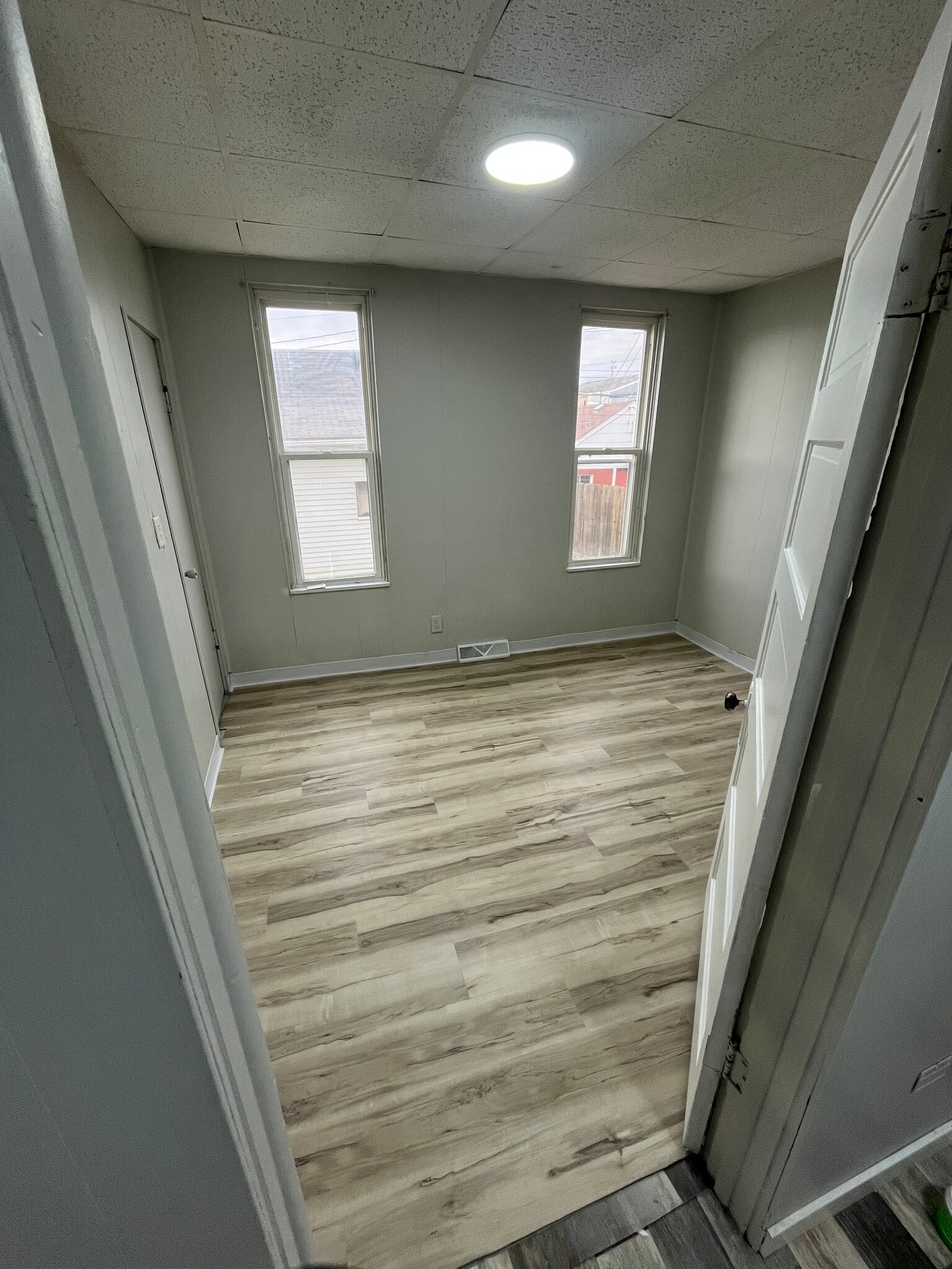 Bonus room/office - 911 17th Ave