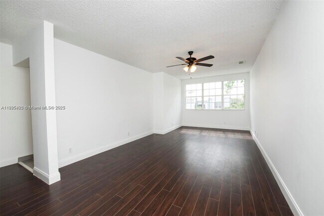 Building Photo - 1127 SW 104th Way