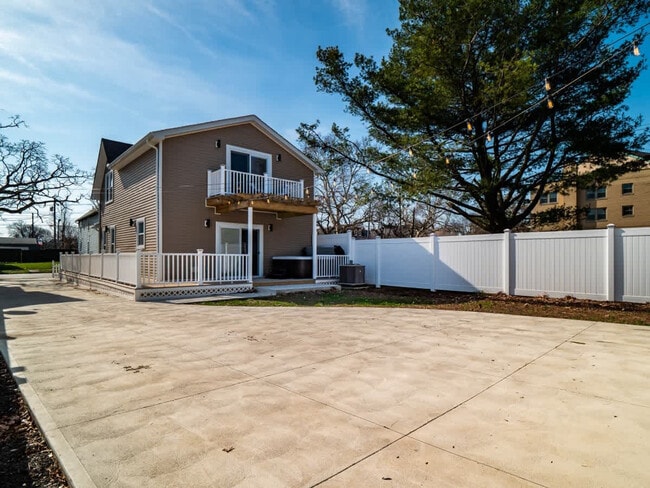 Building Photo - 6110 Lawn Ave