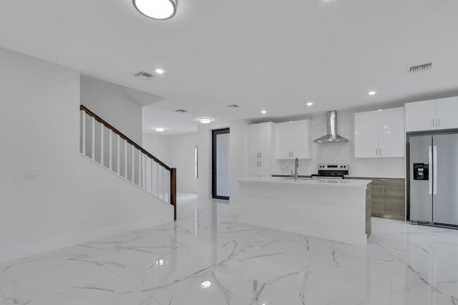 Building Photo - 406 Bella Sol Way