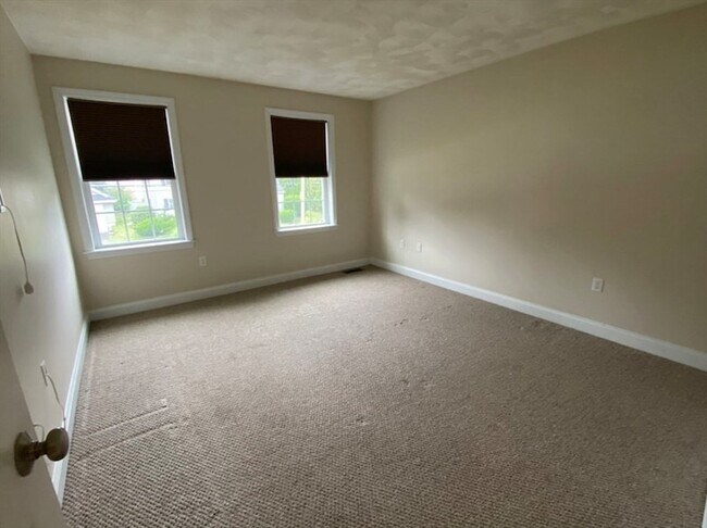 Building Photo - 3 Gordon Rd