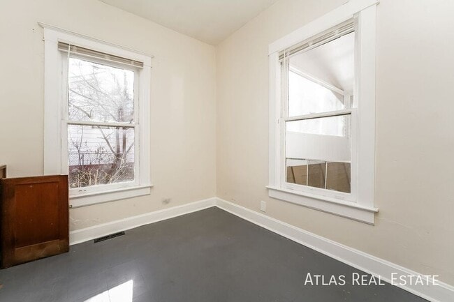 Building Photo - 1917 S Fox St