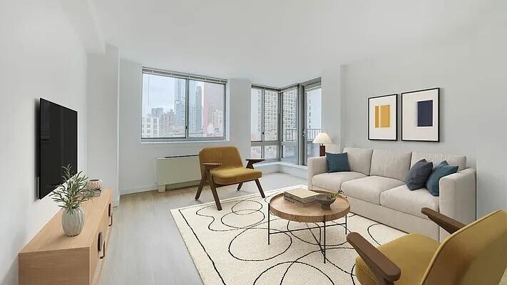 Building Photo - 400 W 37th St