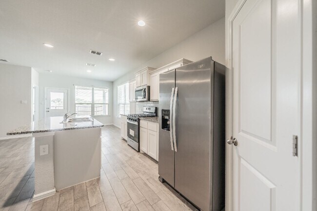 Building Photo - 8637 Centerboard Ln