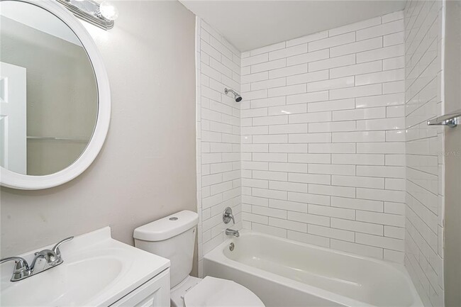 Building Photo - 5204 S 81st St
