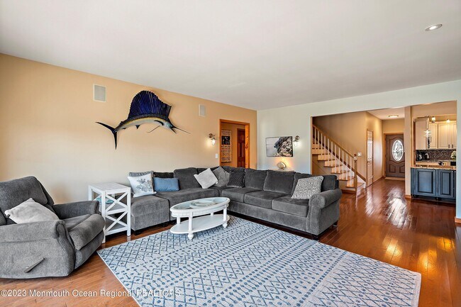 Building Photo - 18 Halsey Dr